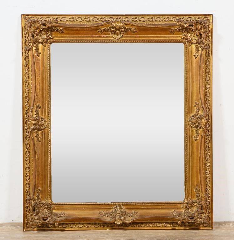 GILT WOOD MIRRORGilt wood mirror.