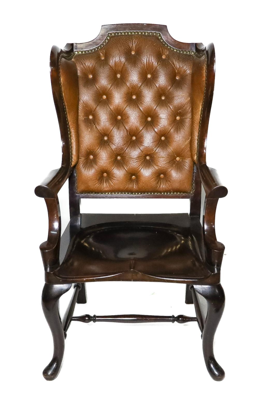 QUEEN ANNE STYLE MAHOGANY WING 2d4376