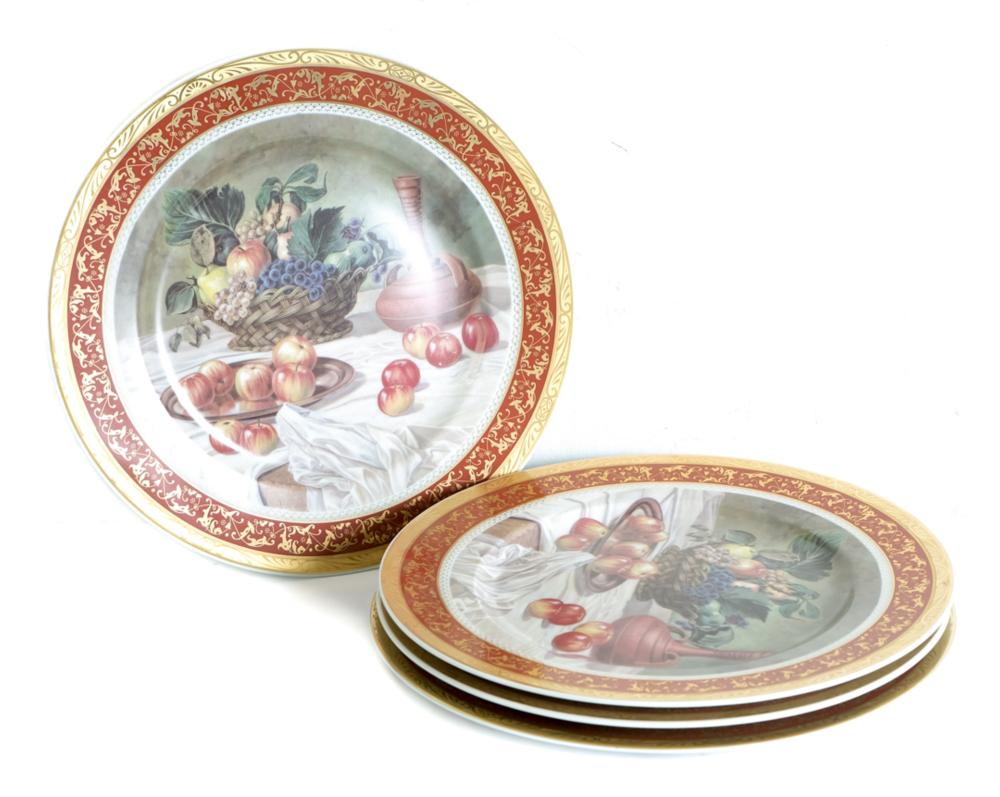 GROUP, 4 PORCELAINE LG T. LIMOGES CABINET