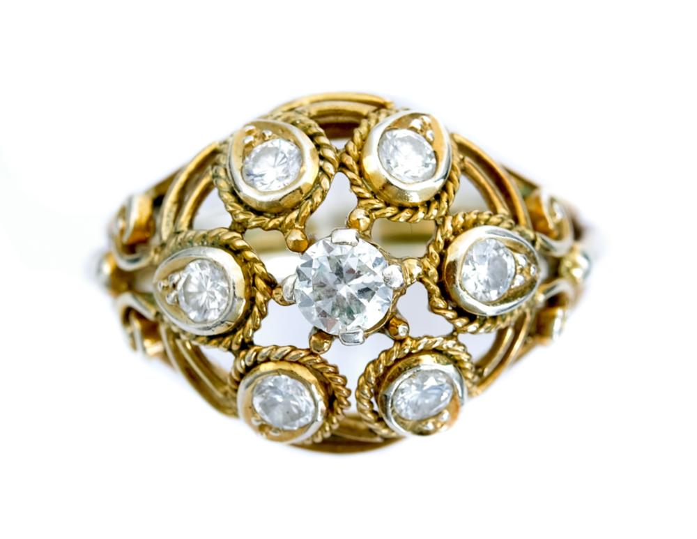 VINTAGE 10K TWO TONE RING W 7 DIAMONDS  2d4833