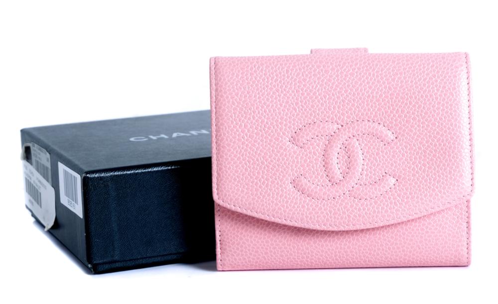 CHANEL PINK CAVIAR LEATHER TRIFOLD 2d489a