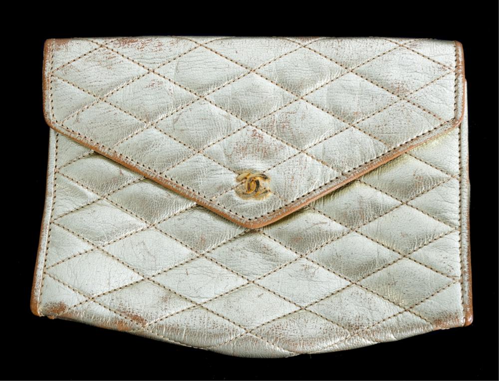 VINTAGE CHANEL QUILTED METALLIC 2d4894