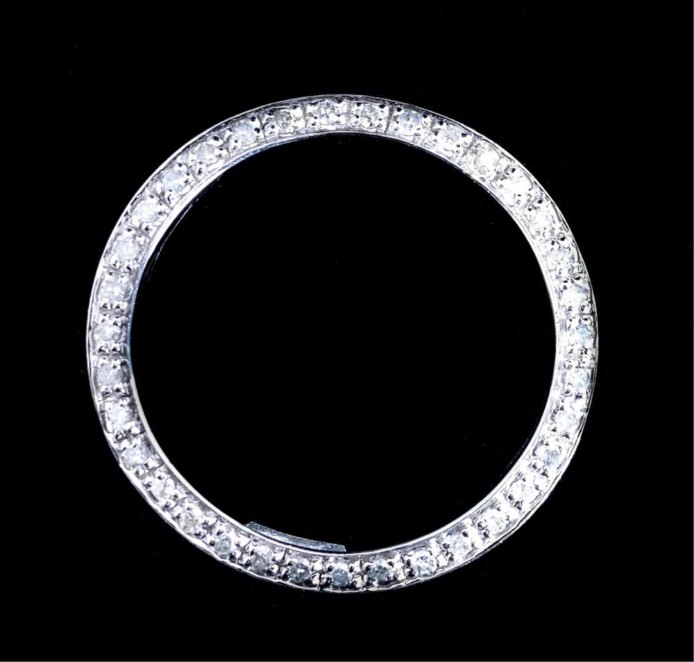 14K WHITE GOLD DIAMOND OPEN CIRCLE 2d5042