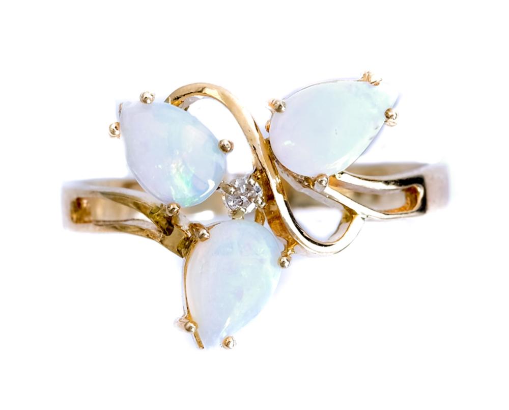 14K YELLOW GOLD OPAL RING SIZE 2d5044