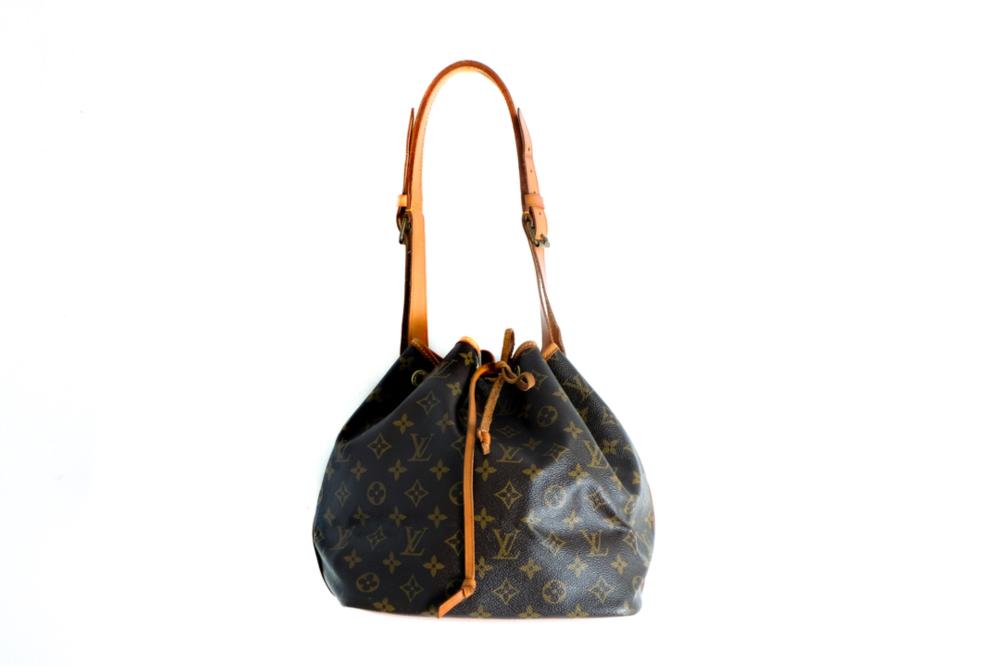 LOUIS VUITTON MONOGRAM PETIT NOEThe 2d5090