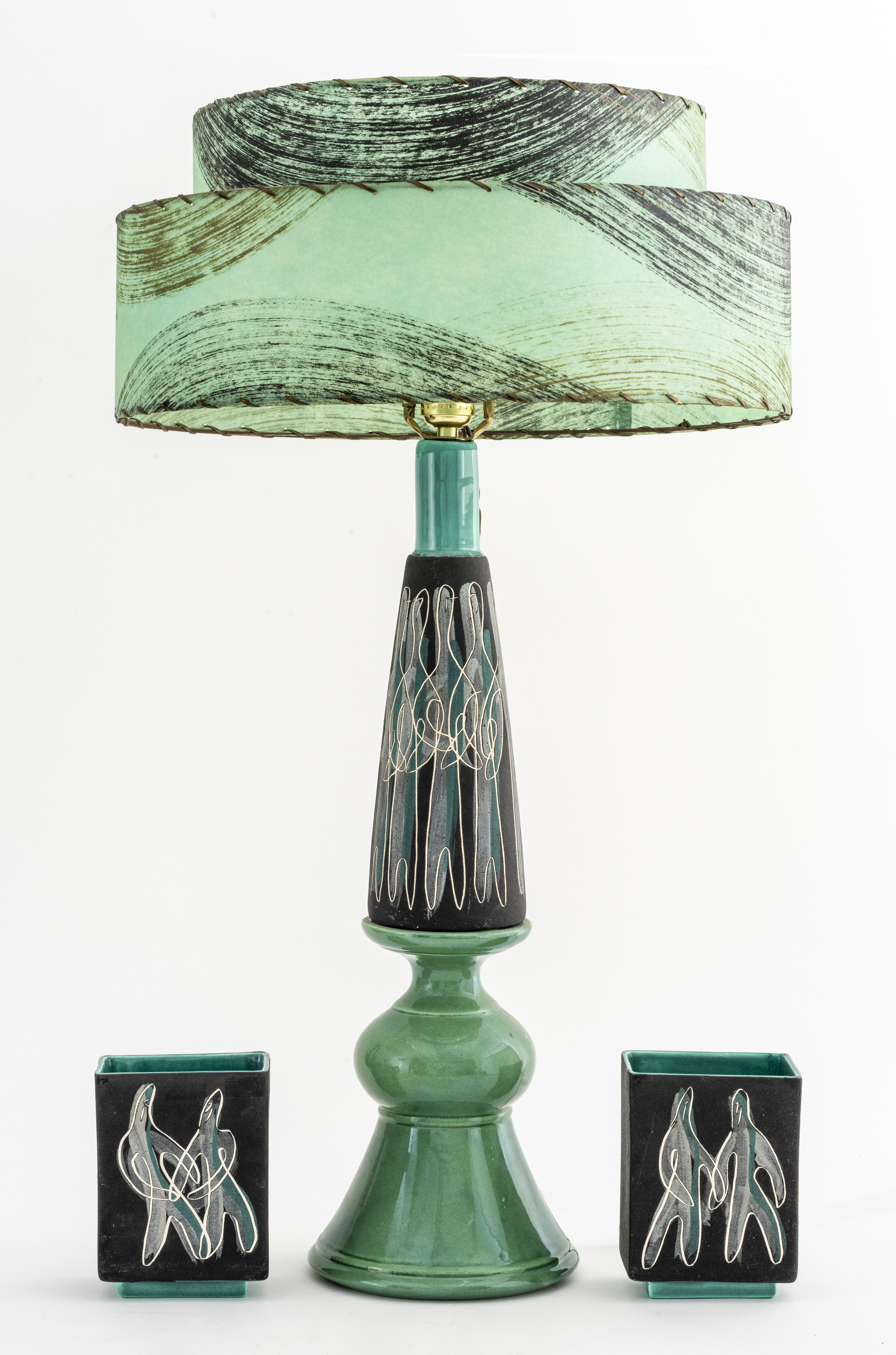 MID-CENTURY MODERN CERAMIC LAMP AND