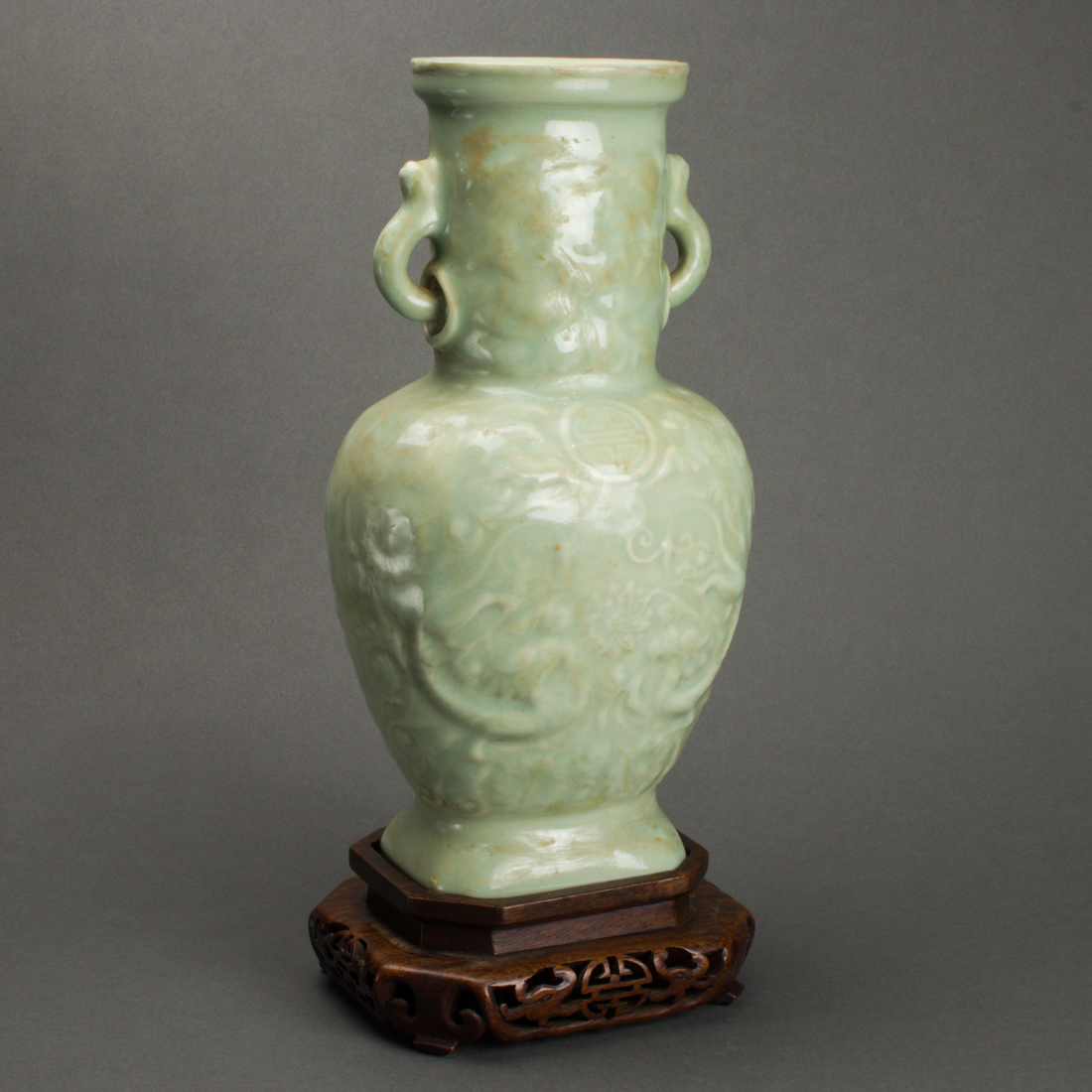 CHINESE CELADON GLAZED VASE Chinese 2d2da6