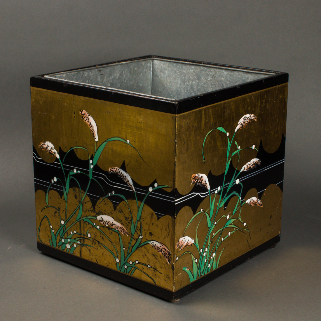 JAPANESE LACQUERED SQUARE-FORM