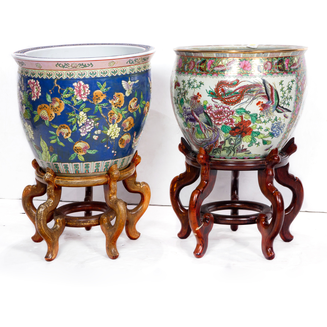 TWO CHINESE FAMILLE ROSE FISH BOWLS 2d2e27