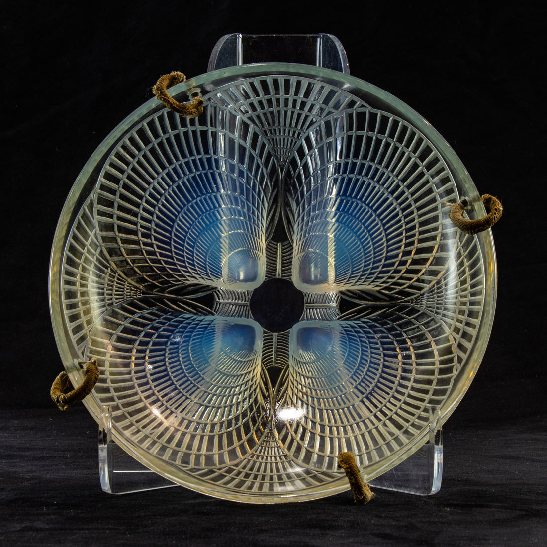 A RENE LALIQUE OPALESCENT GLASS 2d2fad