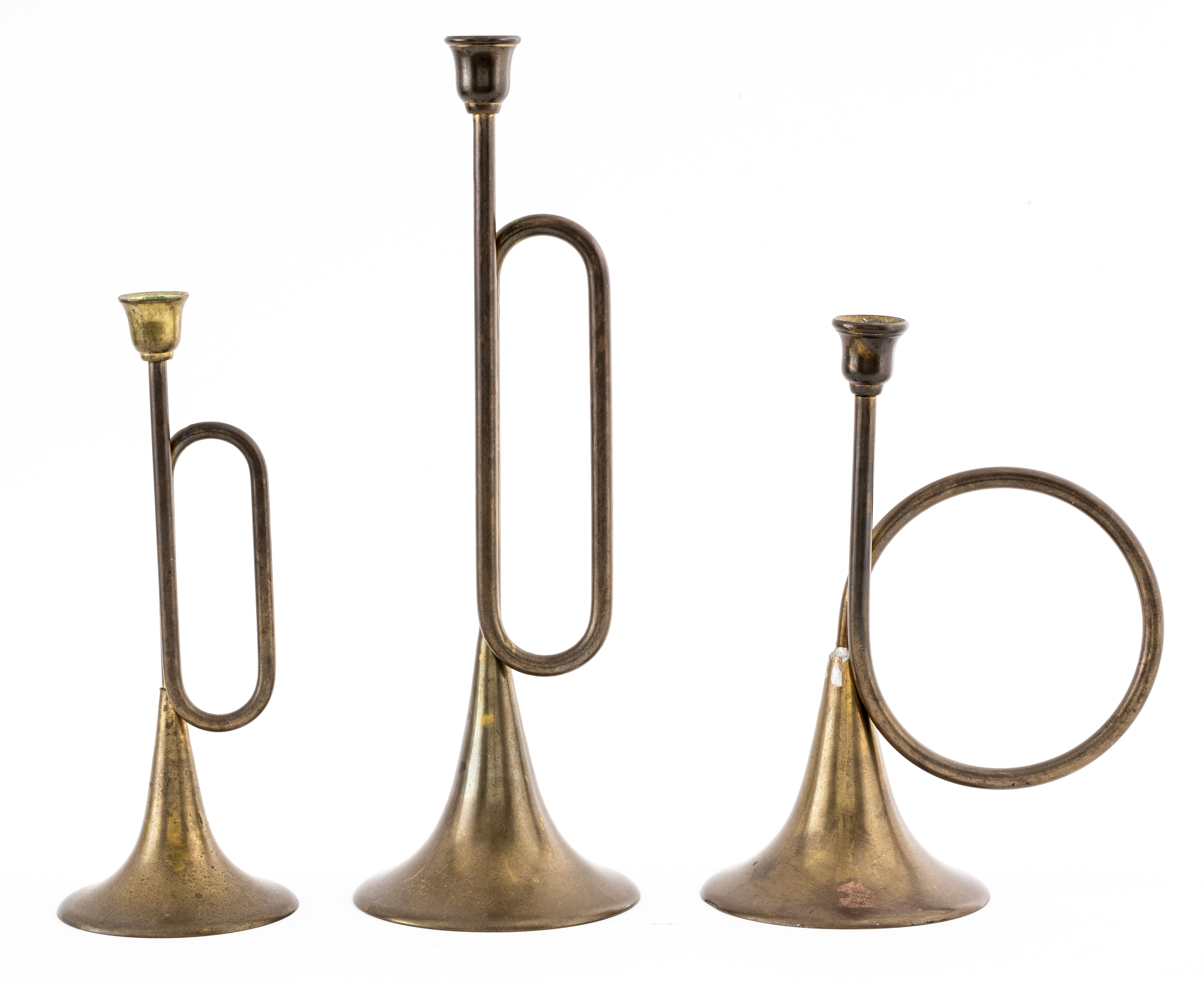 VINTAGE BRASS BUGLE CANDLESTICKS  2d303d