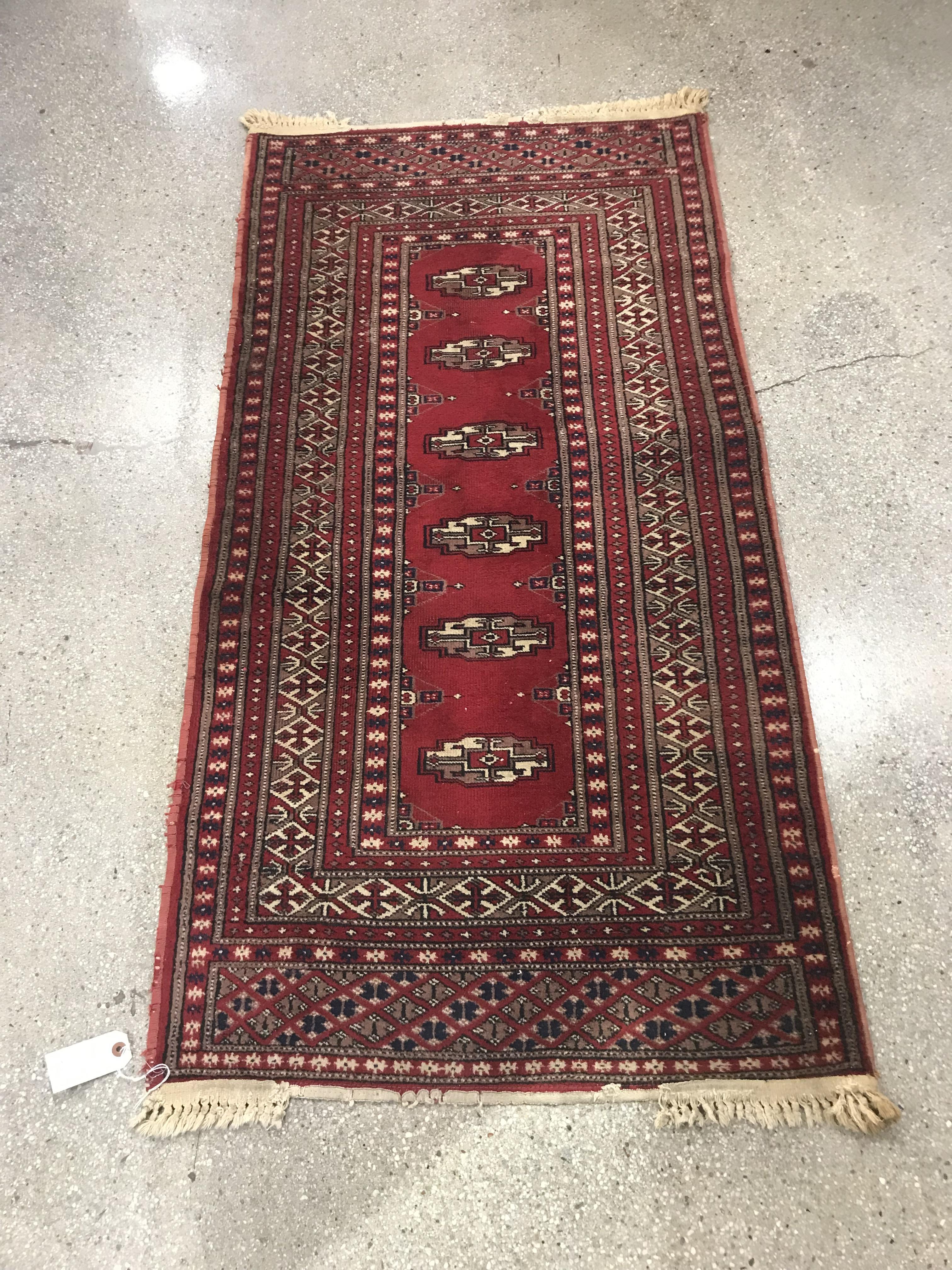 HAND KNOTTED BOKHARA RUG Hand knotted 2d39e6