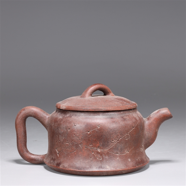 Chinese Yixing pottery teapot  2d62b3