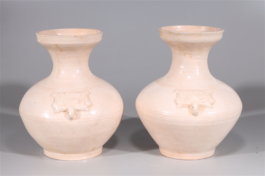 Pair of early style Chinese ceramic