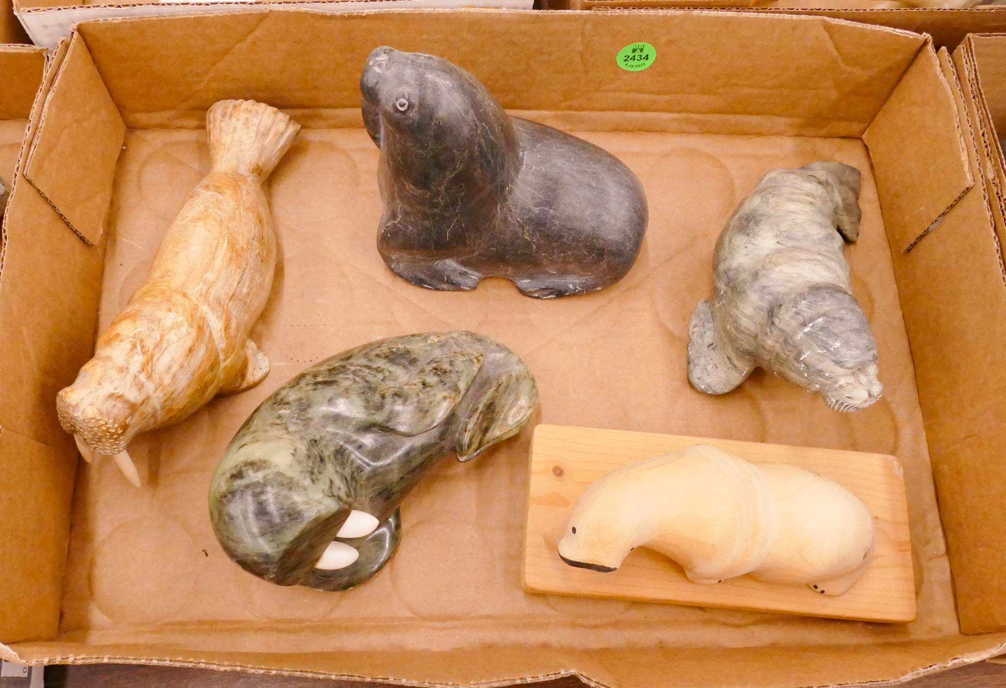 Box 5pc Alaska Soapstone Seal Carvings