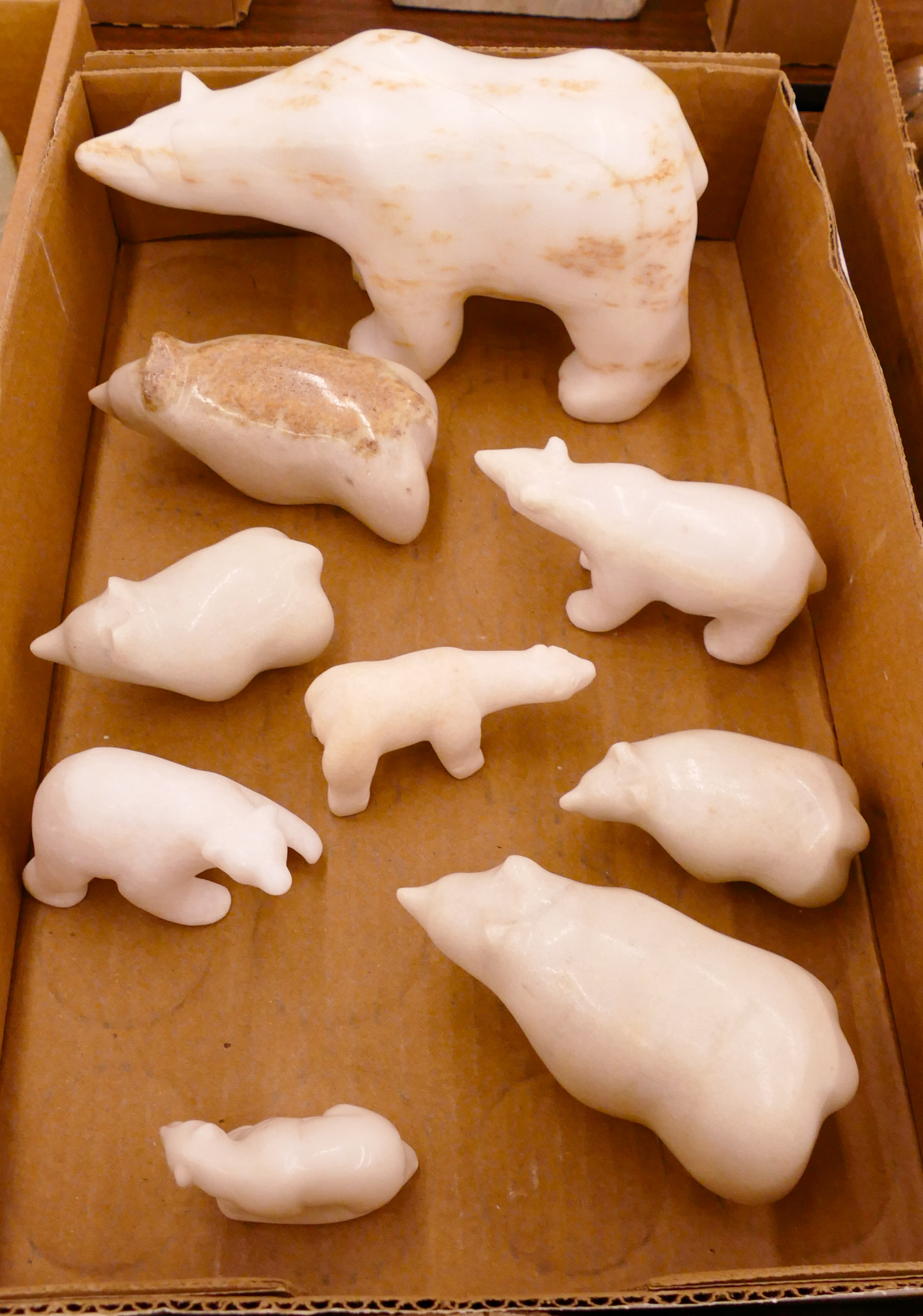 Box 9pc White Stone Bear Carvings  2d62e1