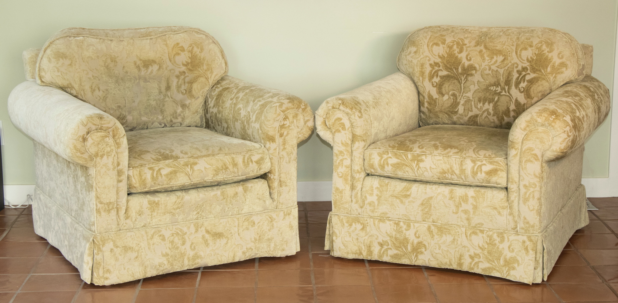 PR OF GREEN UPHOLSTERED ARMCHAIRS 2d671f