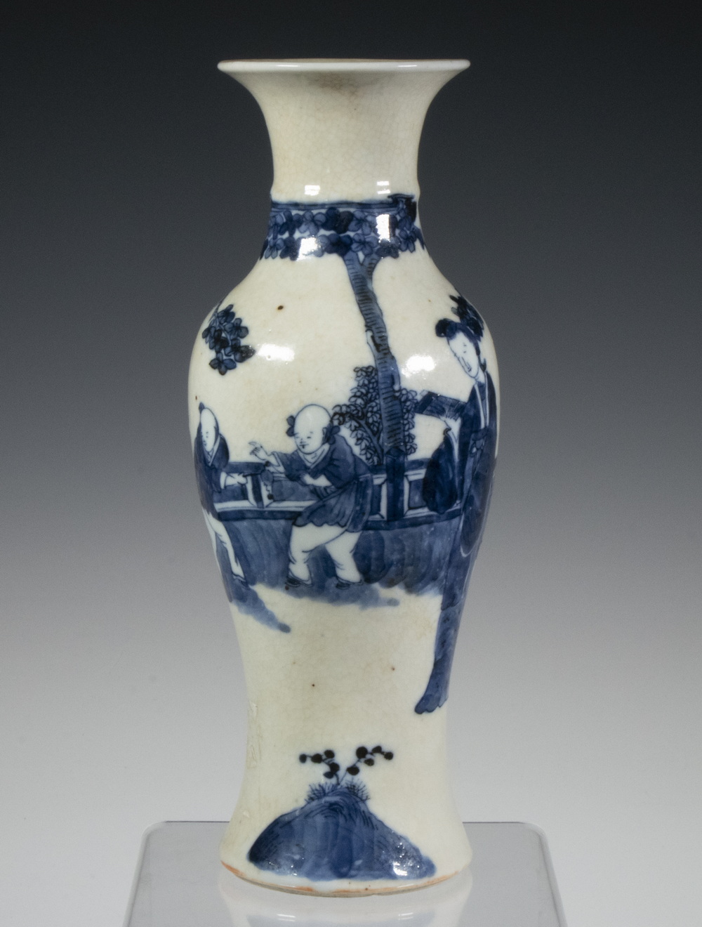 CHINESE PORCELAIN VASE Baluster