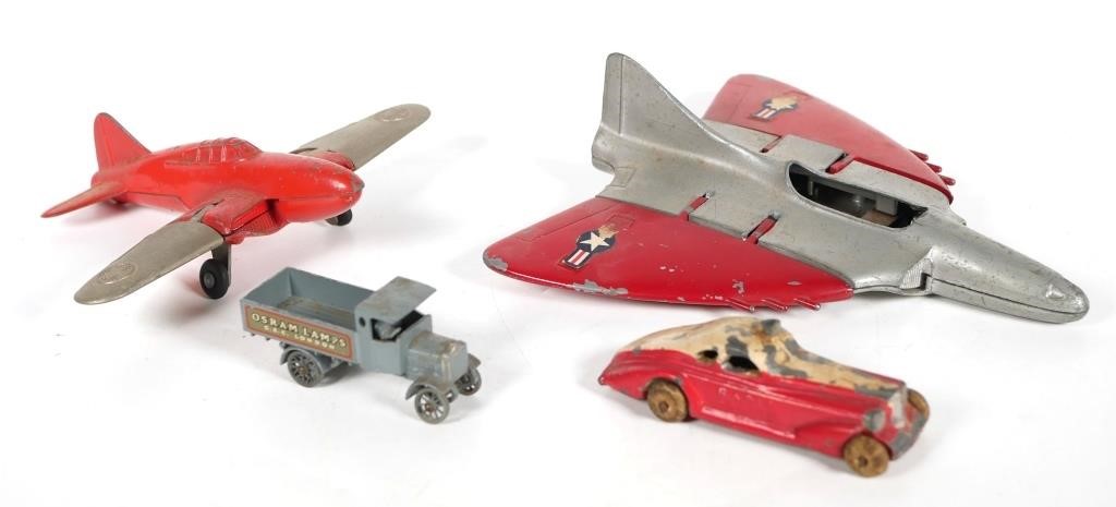 VINTAGE TOY VEHICLESLot of four 2d6903