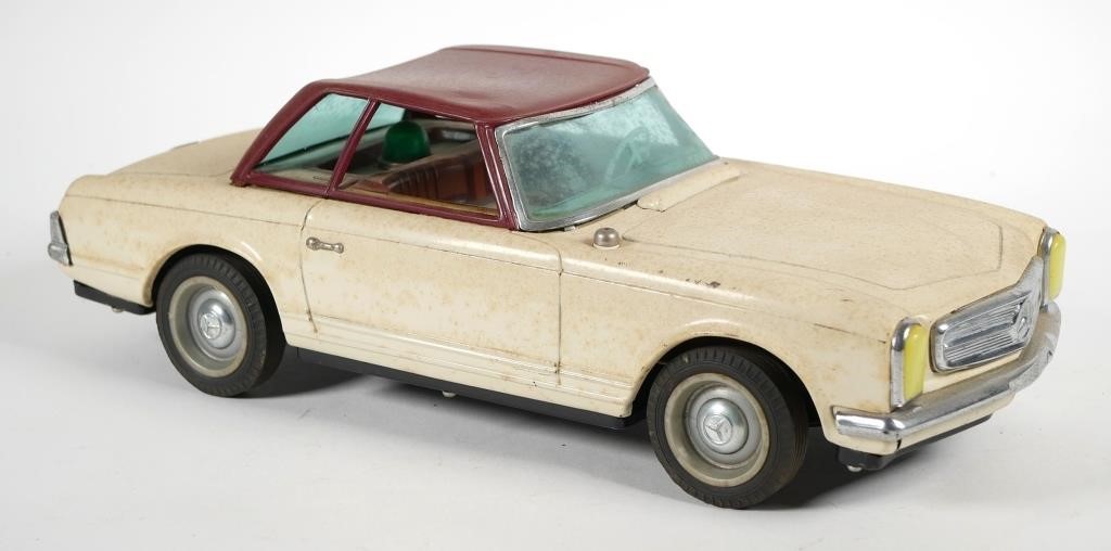 TOY MERCEDES 230SL BATTERY OPERATED