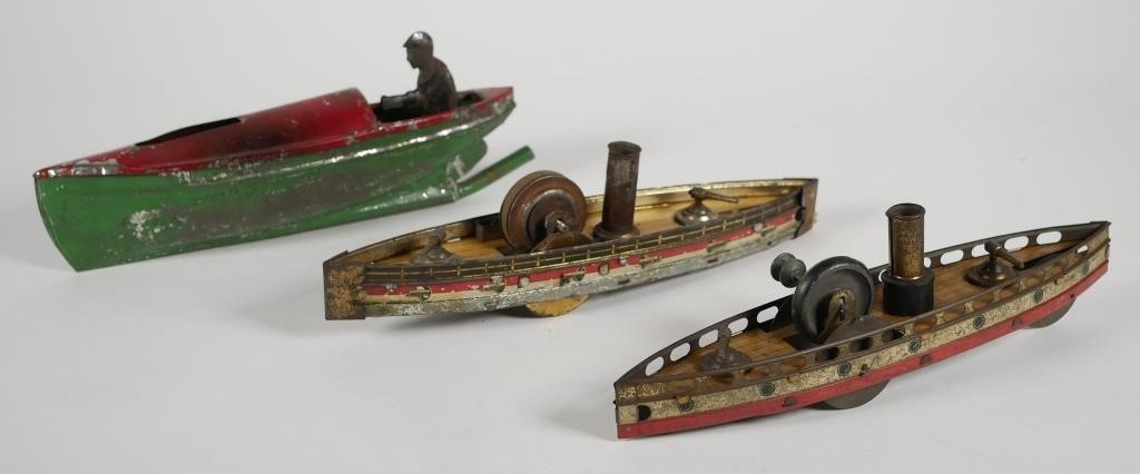 GROUP OF THREE VINTAGE TIN TOY BOATSEarly