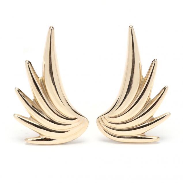 GOLD FEATHER MOTIF EARRINGS In 2d6f47