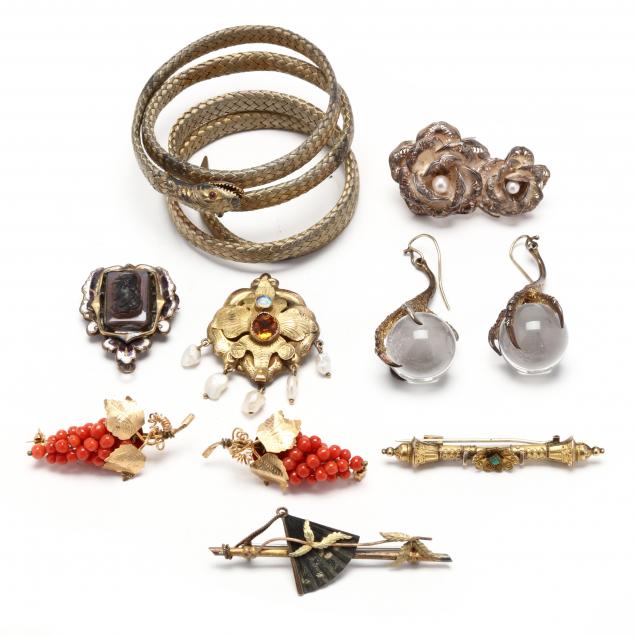 GROUP OF VINTAGE JEWELRY To include  2d6fb5