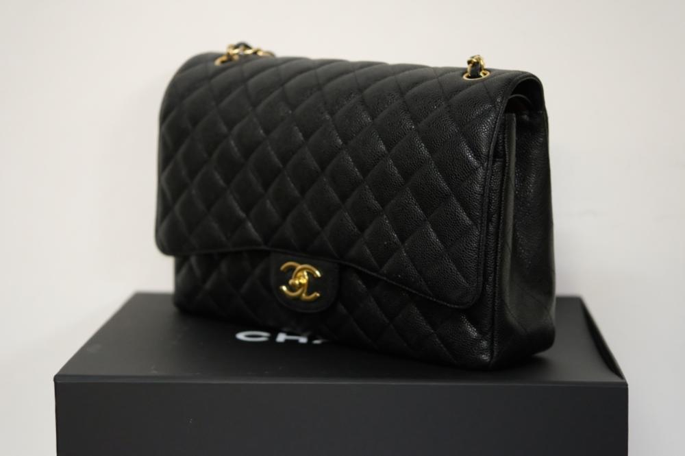 JUMBO BLACK CHANEL FLAP BAGChanel 2d5422