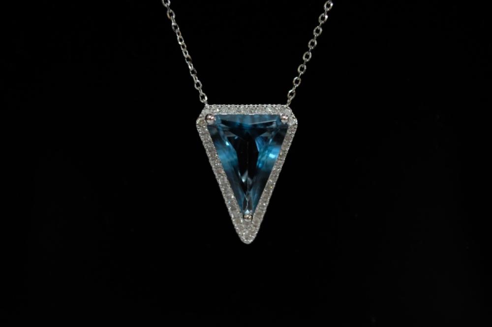 3 20 CT BLUE TOPAZ AND DIAMOND 2d5439