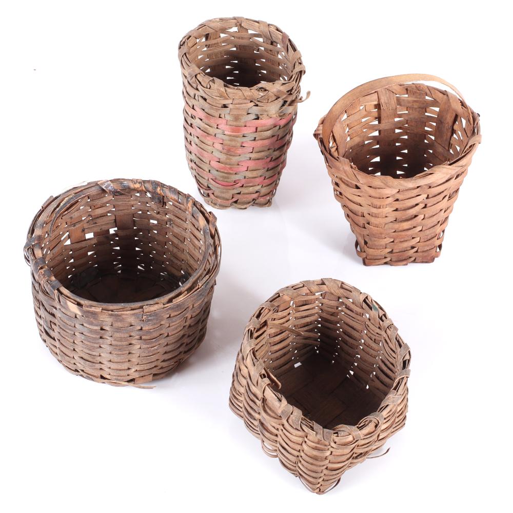 FOUR VINTAGE WOVEN MINIATURE BASKETS  2d8dd6