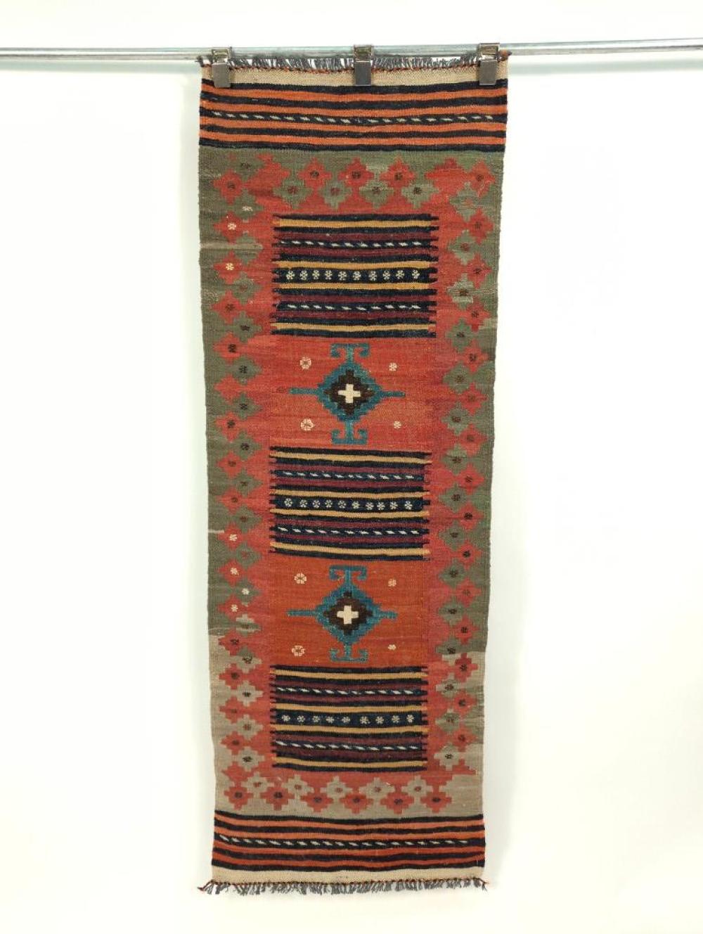 VINTAGE KILIM ESTATE WOVEN RUG 2d7ab0