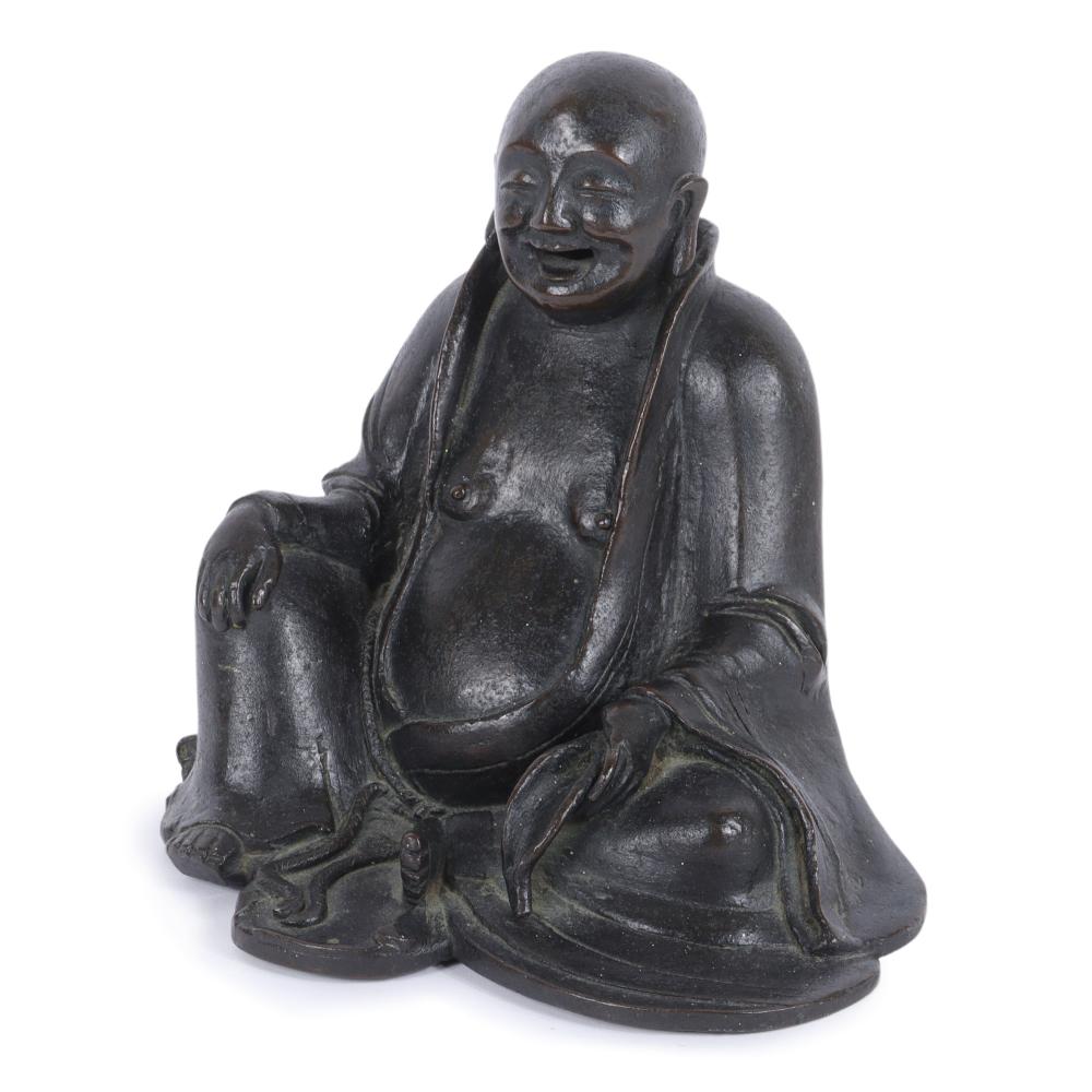 JAPANESE BRONZE FIGURE OF A SEATED 2d7fa1