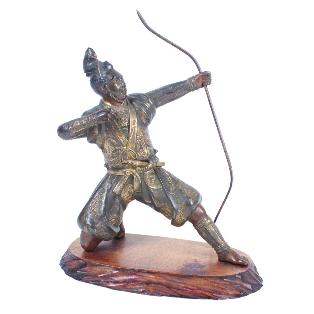 JAPANESE BRONZE FIGURE OF A SAMURAI 2d85d8