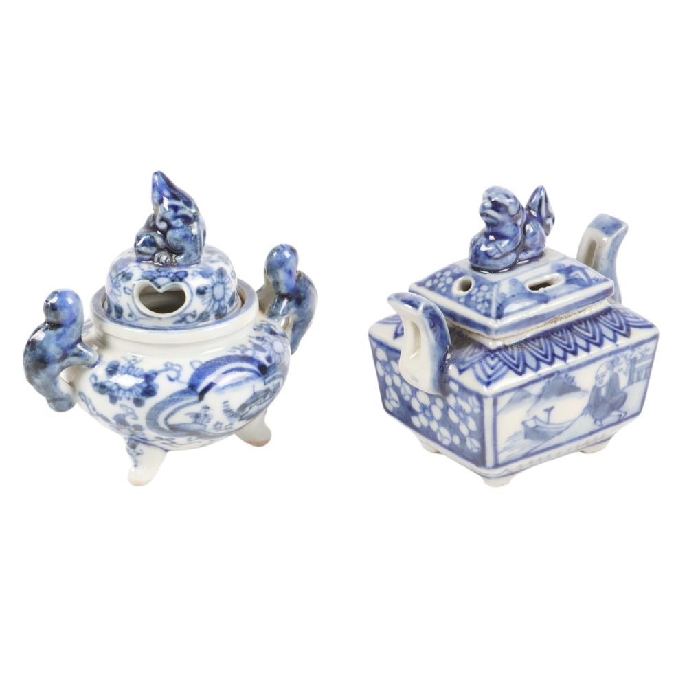 TWO MINIATURE CHINESE BLUE AND 2d85e3