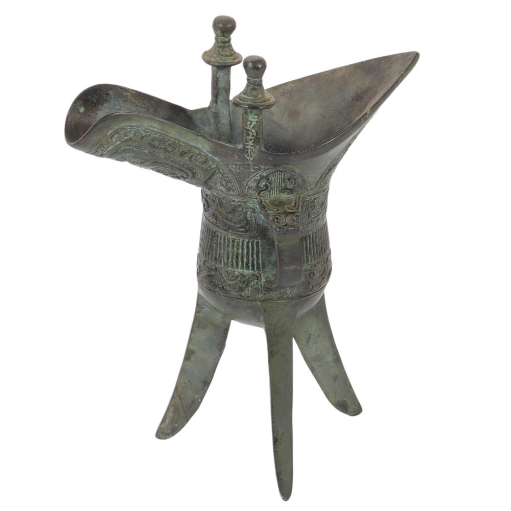 CHINESE ARCHAIC TYPE BRONZE TRIPOD 2d8659