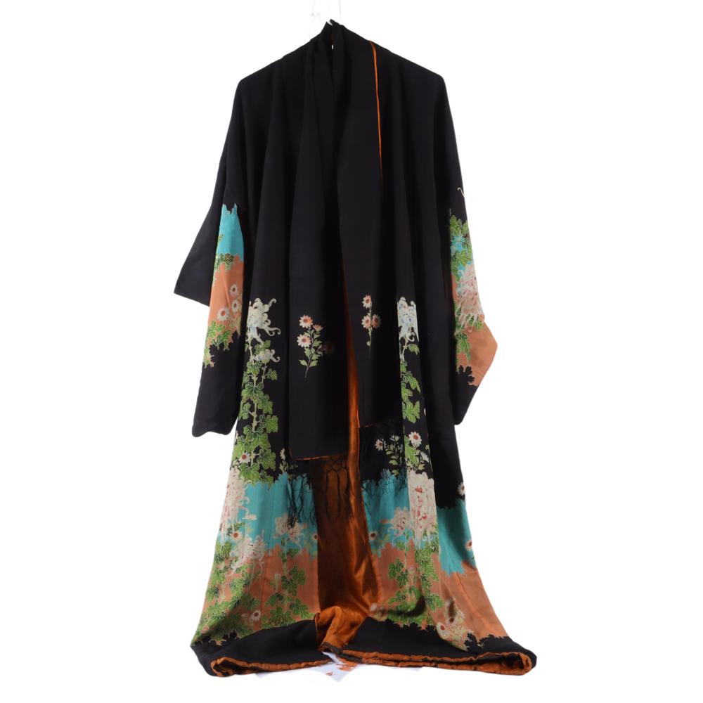 JAPANESE SILK KIMONO WITH CHRYSANTHEMUMS