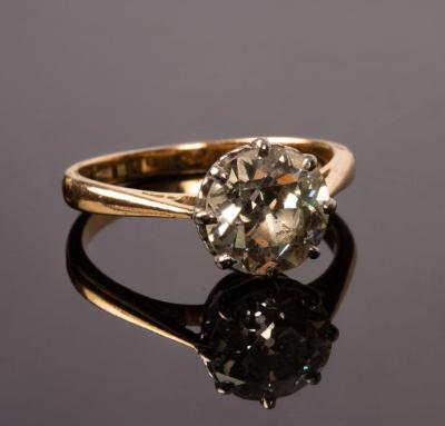 A diamond solitaire ring the claw 2db026