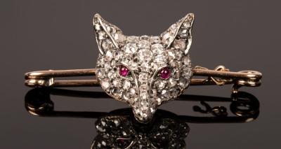 A diamond and ruby set fox mask