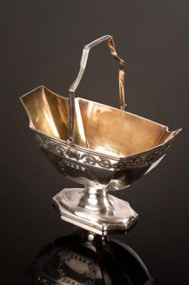 A George III silver sugar basket  2db0a2
