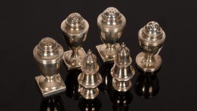 A pair of Victorian silver pepper 2db0b5