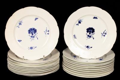 Twenty Tournai porcelain plates  2db0d5