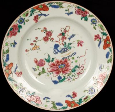 A Chinese famille rose plate with 2db106