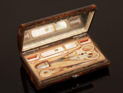 A Palais Royal sewing kit cased 2db114