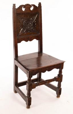 A 17th Century style oak chair 2db5b8