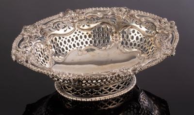 A Victorian oval silver fruit dish,