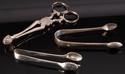 A pair of Georgian silver sugar 2db6f4