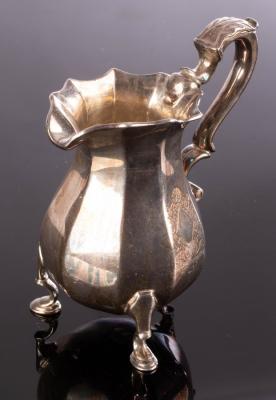 A George I style silver jug Walter 2db714