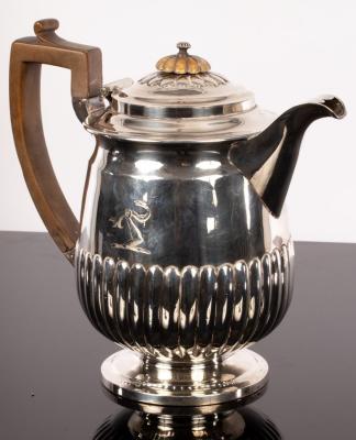 A George III silver hot water jug  2db720
