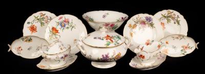 A French porcelain botanical dinner 2db81e