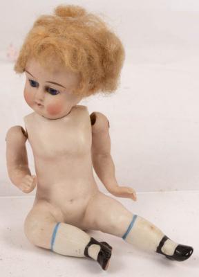 A French bisque doll with jointed 2db8e2